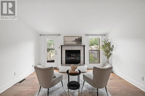 B - 5744 Andrasi Crescent, Ottawa, ON 