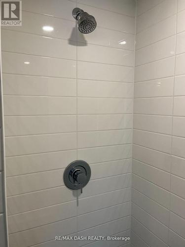 806W - 27 Bathurst Street, Toronto, ON 