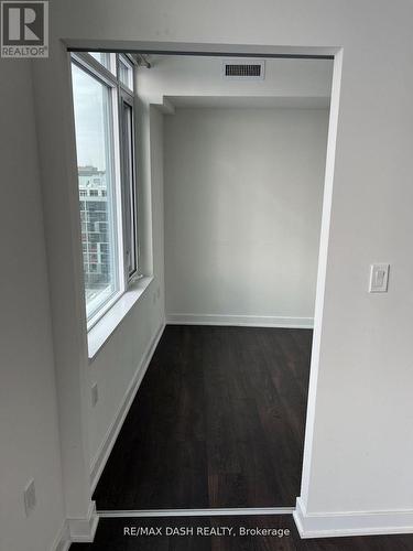 806W - 27 Bathurst Street, Toronto, ON 