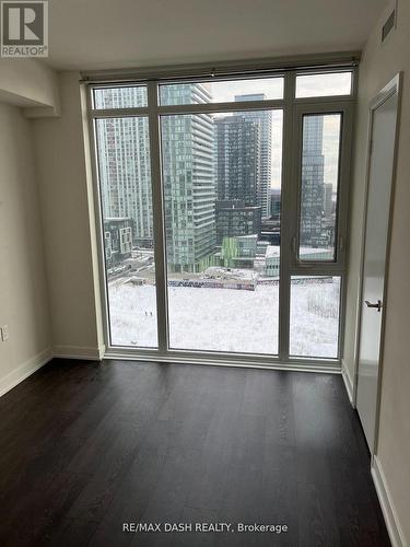 806W - 27 Bathurst Street, Toronto, ON 