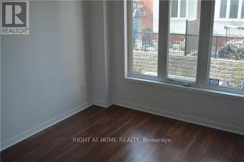 2 - 32 FLORENCE WYLE LANE , Toronto, Ontario M4M 3E7 3