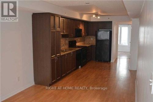 2 - 32 FLORENCE WYLE LANE , Toronto, Ontario M4M 3E7 5