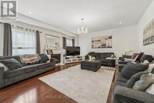 13 Weston Crescent, Ajax, ON 
