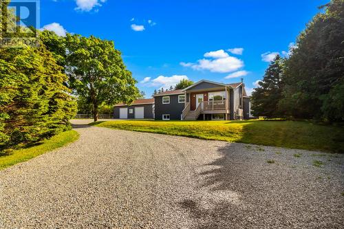 25 Chamberlains Road, Conception Bay South, NL 