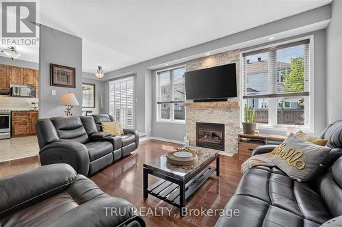 l/r - 325 Upcountry Drive E, Ottawa, ON 