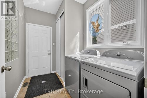 laundry/mud/pantry room - 325 Upcountry Drive E, Ottawa, ON 