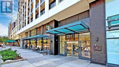 830 - 251 JARVIS STREET , Toronto, Ontario M5B 0C3 3