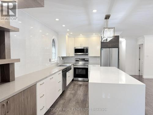 Kitchen - 60 Hillview Drive, Newmarket, ON 