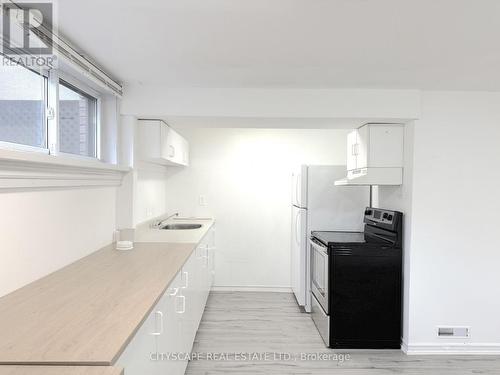 Kitchen - 60 Hillview Drive, Newmarket, ON 