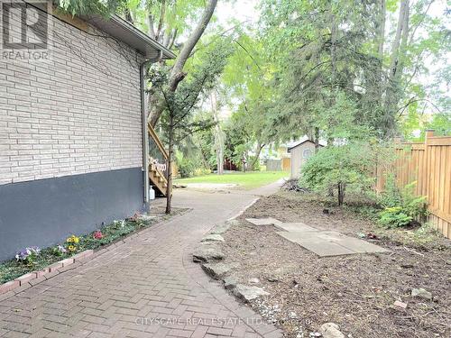 Side Yard - 60 Hillview Drive, Newmarket, ON 