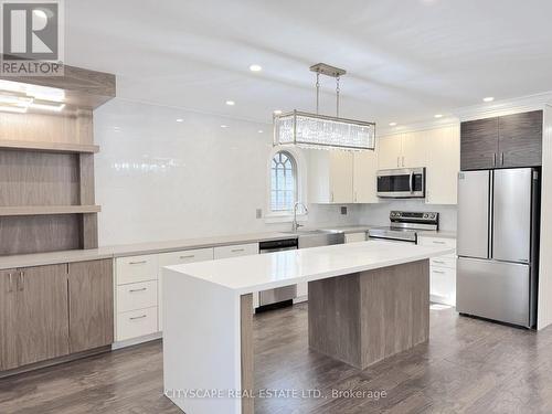 Kitchen - 60 Hillview Drive, Newmarket, ON 