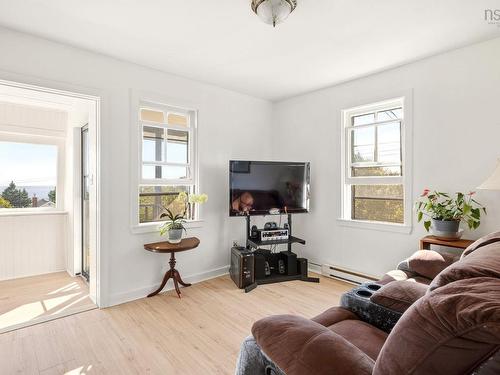 3 Florence Street, Herring Cove, NS 