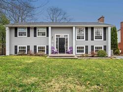 105 Flamingo Drive  Halifax, NS B3M 1T2