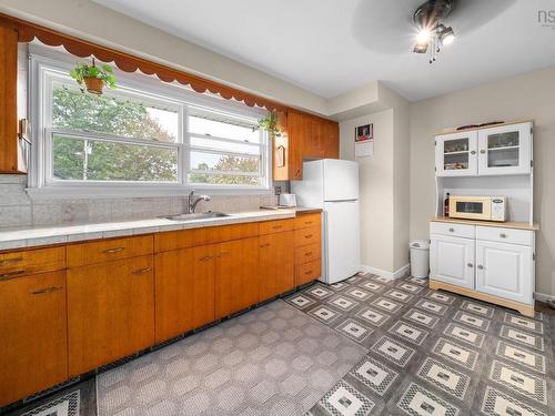10 Caudle Park Crescent, Lower Sackville, NS 