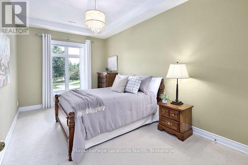 Bright And Spacious Bedroom - 102 - 25 Beaver Street S, Blue Mountains, ON 