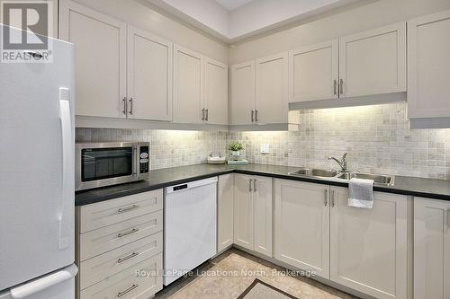 Spacious Kitchen With Ample Prep Space - 102 - 25 Beaver Street S, Blue Mountains, ON 