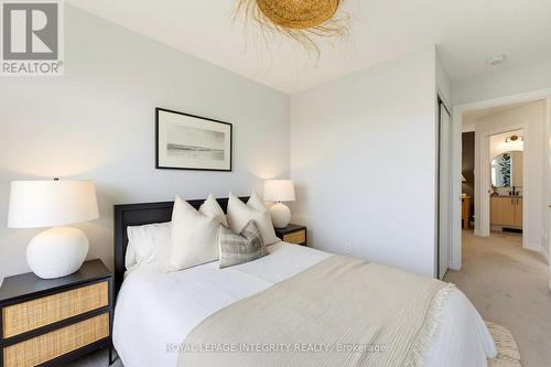 66 Feathertop Lane, Ottawa, ON 
