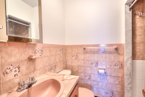 Salle de bains attenante à la CCP - 508 Av. De Chambly, Laval (Chomedey), QC 