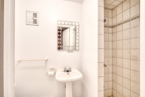 Salle de bains - 508 Av. De Chambly, Laval (Chomedey), QC 