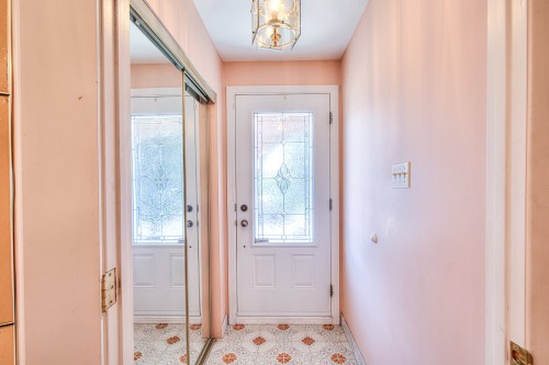 Hall d'entrée/Vestibule - 508 Av. De Chambly, Laval (Chomedey), QC 