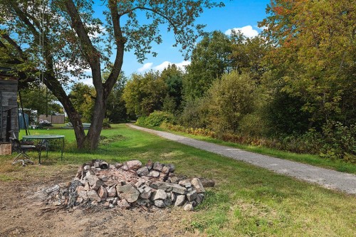 Cour - 82 Rue Thomas-Lefebvre, Mansfield-Et-Pontefract, QC 