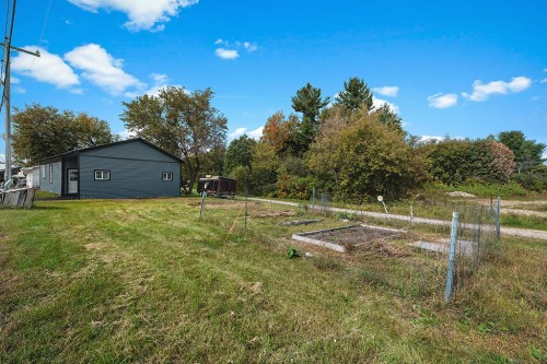 Cour - 82 Rue Thomas-Lefebvre, Mansfield-Et-Pontefract, QC 