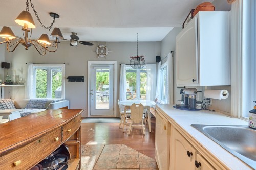 Cuisine - 44 Ch. Thibault, Saint-Donat, QC 