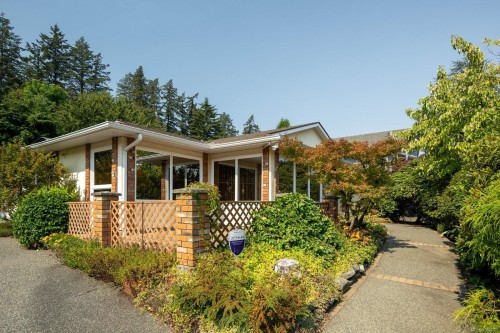 7436 East Saanich Rd, Central Saanich, BC 