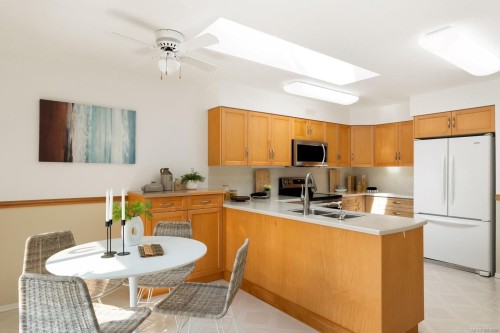 7436 East Saanich Rd, Central Saanich, BC 