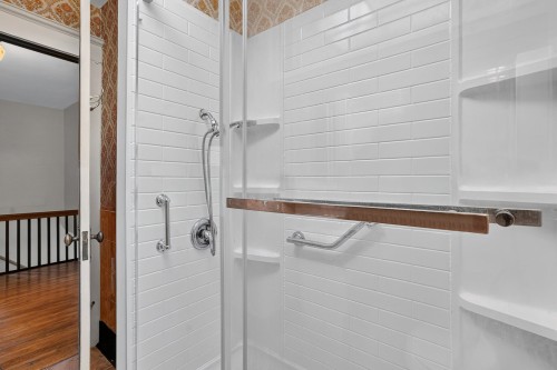 Salle de bains - 151 Av. Cornwall, Mont-Royal, QC 