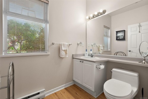 #106-1110 Willow St, Saanich, BC 