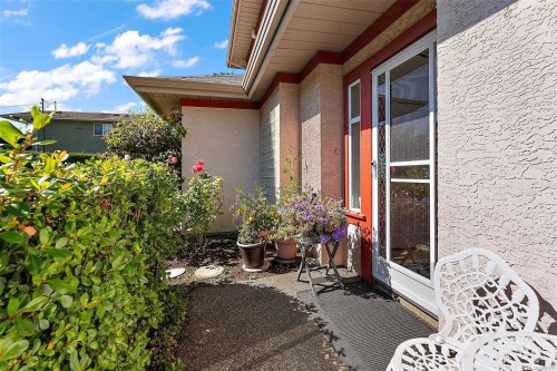 #106-1110 Willow St, Saanich, BC 