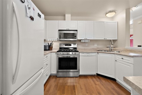 #106-1110 Willow St, Saanich, BC 