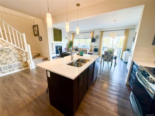 398 Bonaparte St, Colwood, BC 