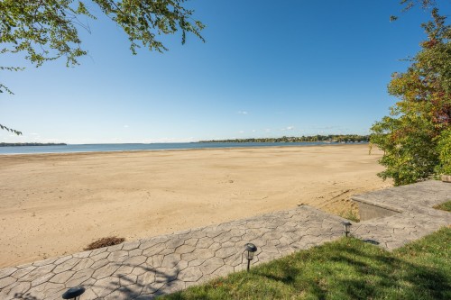 Vue sur l'eau - 27 Av. De Venise O., Venise-En-Québec, QC 