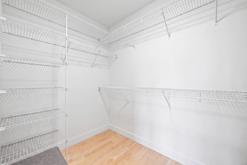 Penderie (Walk-in) - 5 Rue De L'Écurie, Bromont, QC 