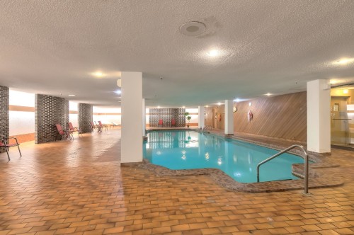 Piscine - 1103-7905 Ch. De La Côte-St-Luc, Côte-Saint-Luc, QC 