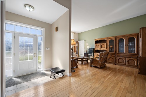 Mud Room - 256 23E Avenue, Saint-Zotique, QC 