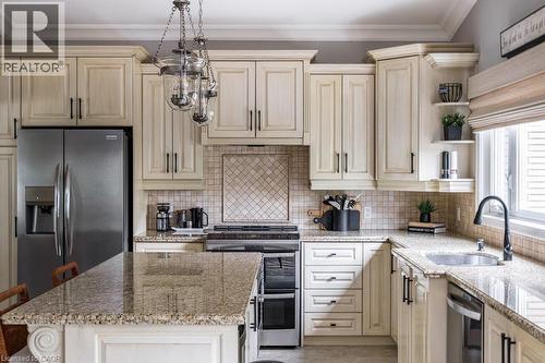 54 Inverness Avenue W, Hamilton, ON 