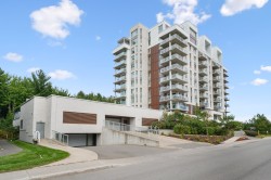 Façade - 