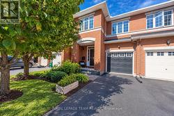 135 GATESPARK PRIVATE  Ottawa, ON K2T 1L1