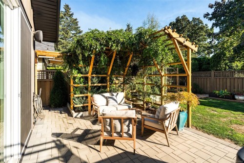 1159 Sluggett Rd, Central Saanich, BC 