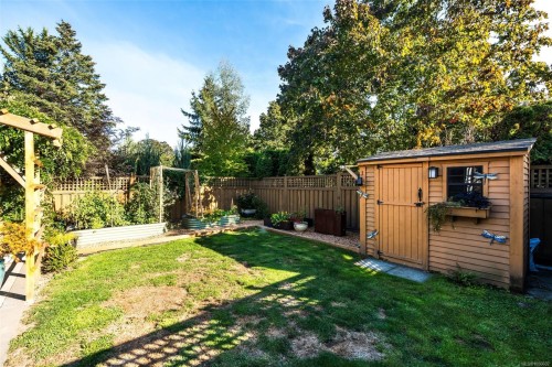 1159 Sluggett Rd, Central Saanich, BC 