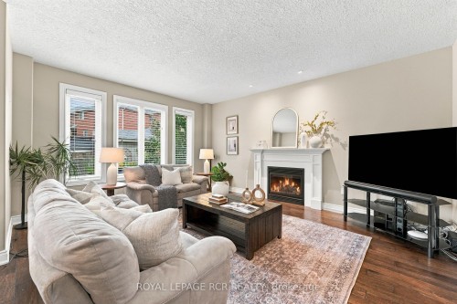 825 Booth Avenue, Innisfil, ON 