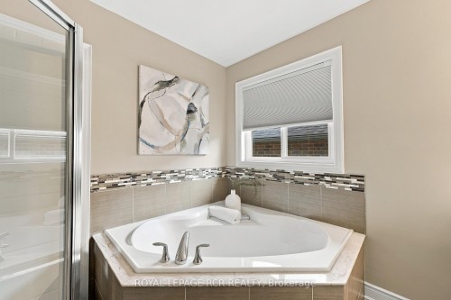 825 Booth Avenue, Innisfil, ON 