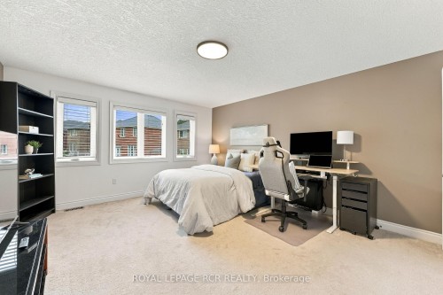 825 Booth Avenue, Innisfil, ON 