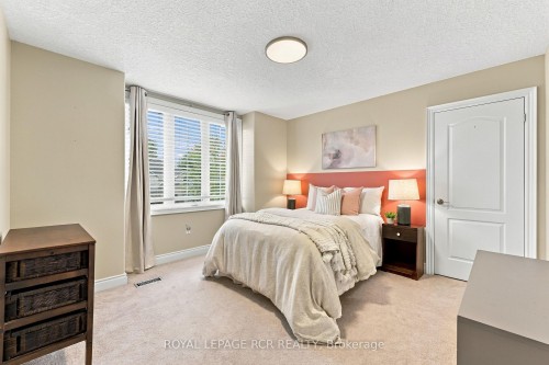 825 Booth Avenue, Innisfil, ON 