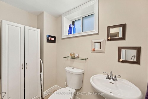 825 Booth Avenue, Innisfil, ON 