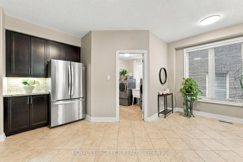 825 Booth Avenue, Innisfil, ON 
