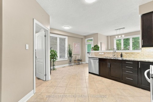 825 Booth Avenue, Innisfil, ON 